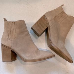 Steve Madden Chandler Nude Tan Suede Bootie 7.5